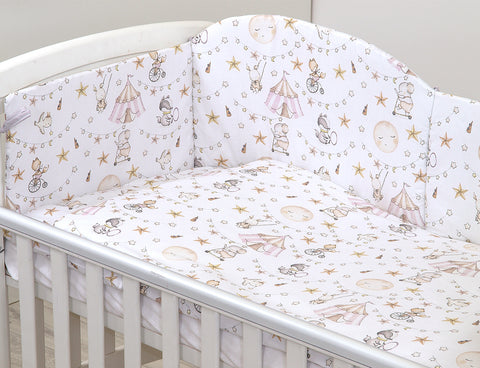 Set lenjerie din bumbac cu protectie laterala pentru pat bebe 120 x 60 cm, Circ Roz