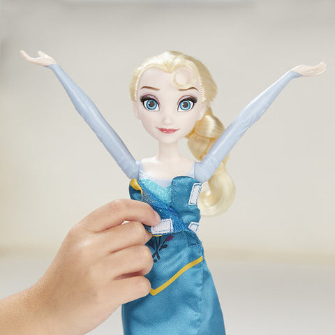 Hasbro - Disney Frozen - Papusa Elsa cu Rochita 2 in 1