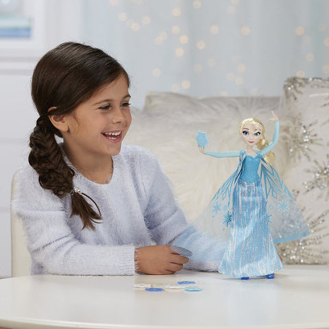 Hasbro - Disney Frozen - Papusa Elsa cu Rochita 2 in 1