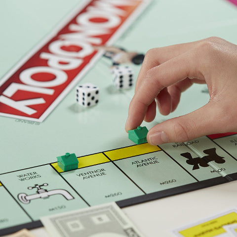 Hasbro - Joc de Societate Monopoly Mania Pionilor