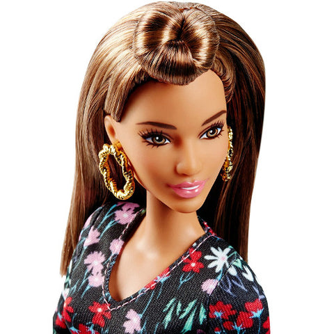 Mattel - Papusa Barbie Fashionista in Salopeta Inflorata cu Pantaloni Scurti