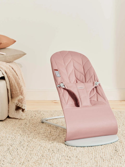 BabyBjorn - Balansoar Bliss Dusty Pink cu aspect delicat de petala, tesatura matlasata