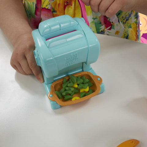 Hasbro - Papusa Baby Alive Snackin Shapes