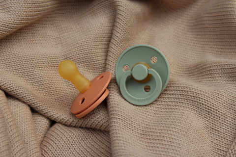 BIBS - Set 2 suzete Colour Latex, tetina rotunda, 18 luni +-Sage/Hunter Green