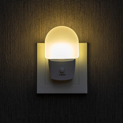 Lampa de veghe pentru priza, cu comutator, 0+ luni, Reer NightGuide 52390