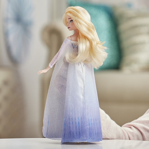 Hasbro - Papusa Elsa Musical Adventure Frozen 2