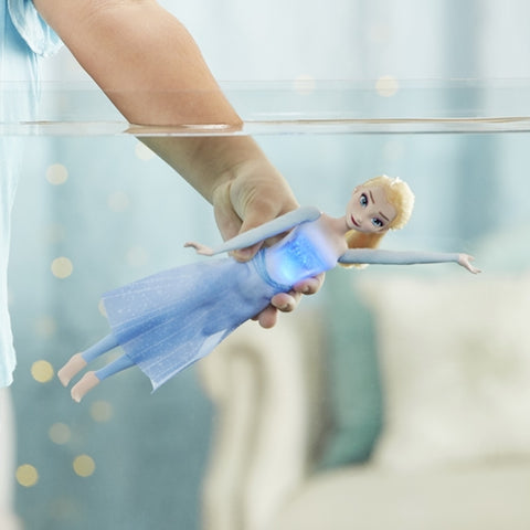 Hasbro - Papusa Frozen 2 Elsa Inoata si Lumineaza