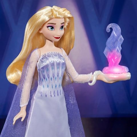 Papusa Hasbro Frozen 2 Elsa Vorbareata si Prietenii