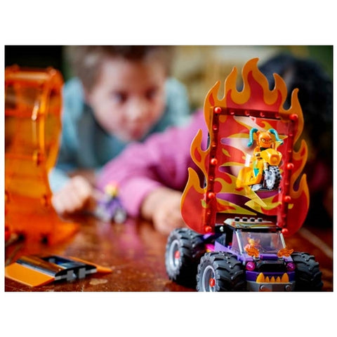 LEGO City Arena cu Bucla Dubla 60339