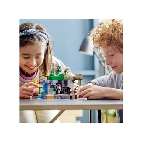 LEGO Minecraft Temnita cu Schelete 21189