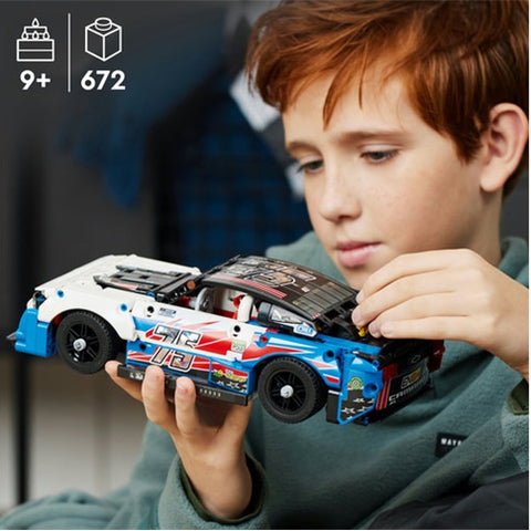 LEGO - LEGO Technic NASCAR Next Gen Chevrolet Camaro ZL1 42153