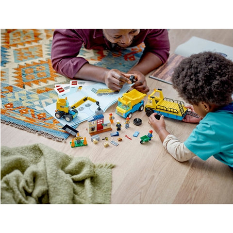 LEGO  - LEGO City Camioane de Constructie si Macara cu Bila pentru Demolari 60391