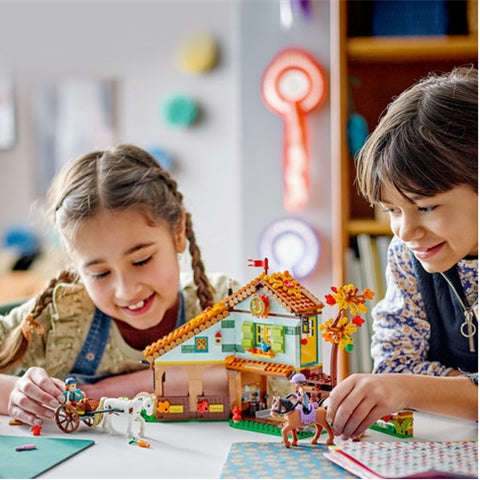 Lego - LEGO Friends Grajdul pentru Cai al lui Autumn 41745