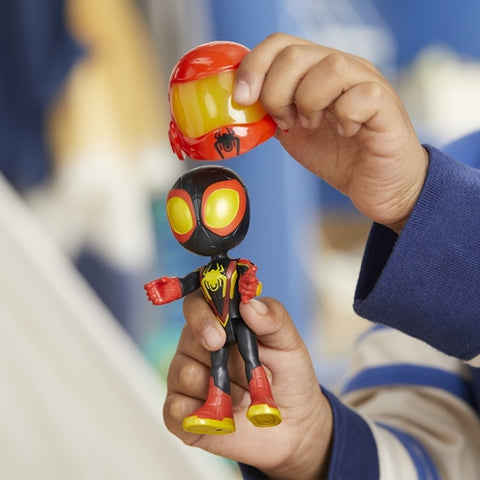 Hasbro - Set Hasbro Masinuta si Figurina Spidey Prietenii Extraordinari Miles Morales 10 cm