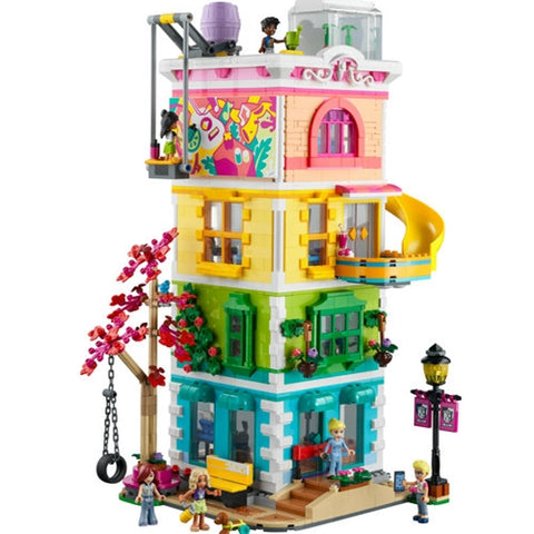 Lego - LEGO Friends Centrul Recreativ al Comunitatii din Heartlake 41748