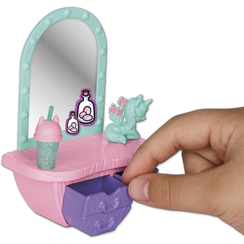 Hasbro  - Figurina Hasbro My Little Pony Izzy Moonbow Petrecerea cu Ceai a Unicornilor 