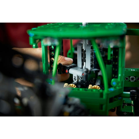 LEGO  - LEGO Technic Tractor John Deere 948L-II 42157