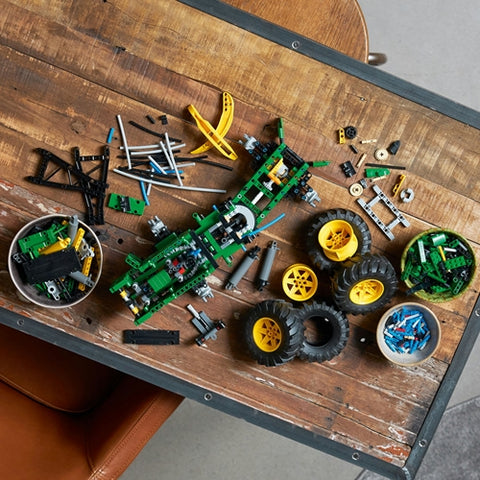 LEGO  - LEGO Technic Tractor John Deere 948L-II 42157