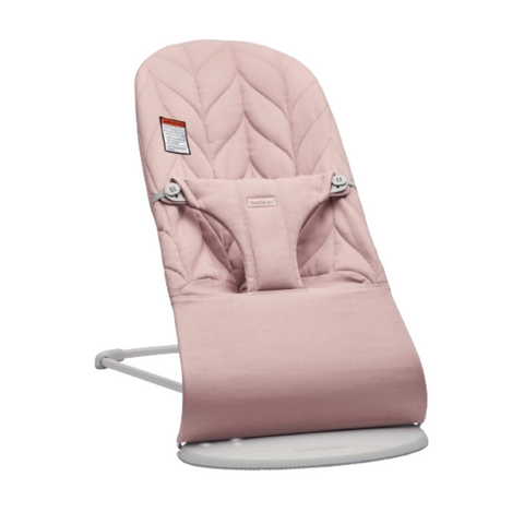 BabyBjorn - Balansoar Bliss Dusty Pink cu aspect delicat de petala, tesatura matlasata, cu bara de jucarii inclusa