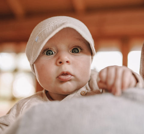 Sepcuta de soare 6 luni - 6 ani reglabila din bumbac muselina cu cozoroc pentru protectie, White