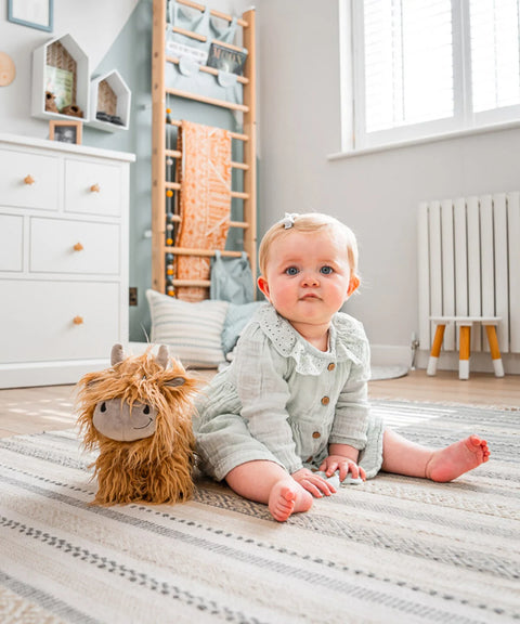 Little Bird Told Me - Hubert Highland Cow Pull Along Toy cu roti detasabile, pentru copii